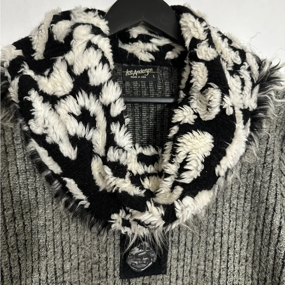 LEE ANDERSEN Gray Sweater with Fuzzy Trim and Patterned Cowl Large Vintage - Picture 5 of 8